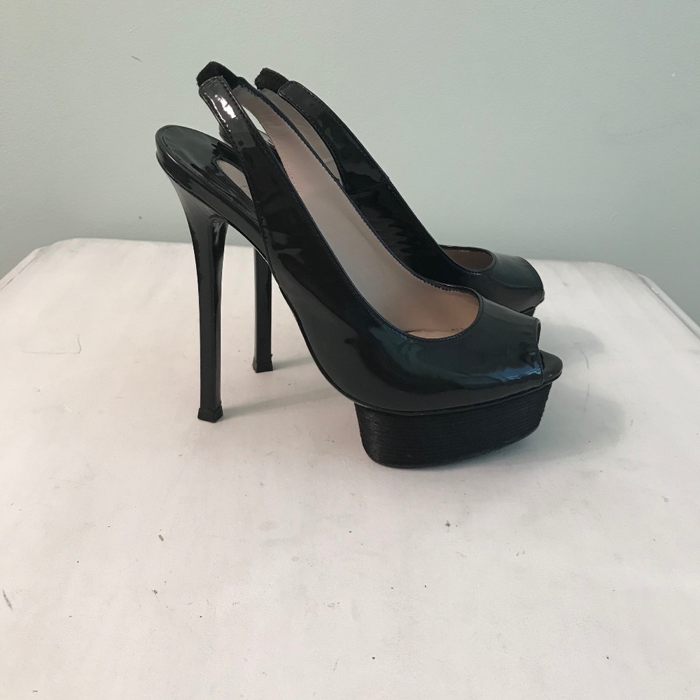 Le Zilla Black patent leather heels